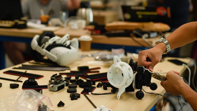 Remodeler les pratiques artistiques numériques en temps réel avec les technologies d’apprentissage par renforcement : une recherche-création réflexive et ethnographique