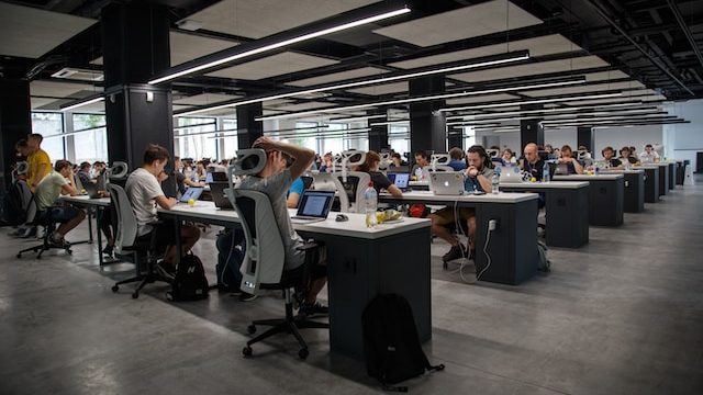 Pratiques de contournement des travailleurs composant avec des technologies de gestion algorithmique