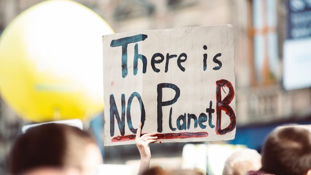 Médias numériques et changements climatiques : une topographie mixte du hashtag #climatechange sur Twitter
