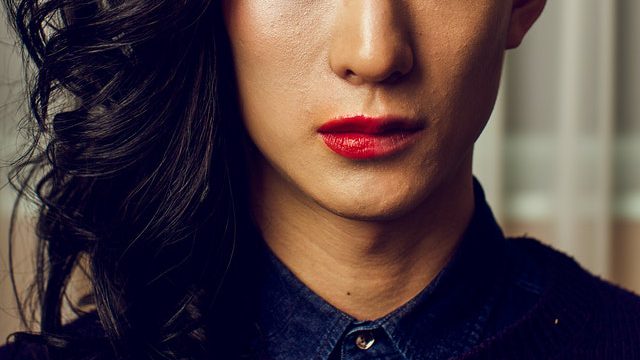 Des pratiques aux discours sur la « dé-transition » : pour une compréhension trans-affirmative des phénomènes de transitions de genre discontinuées chez les jeunes avec des parcours trans et de genre non binaire